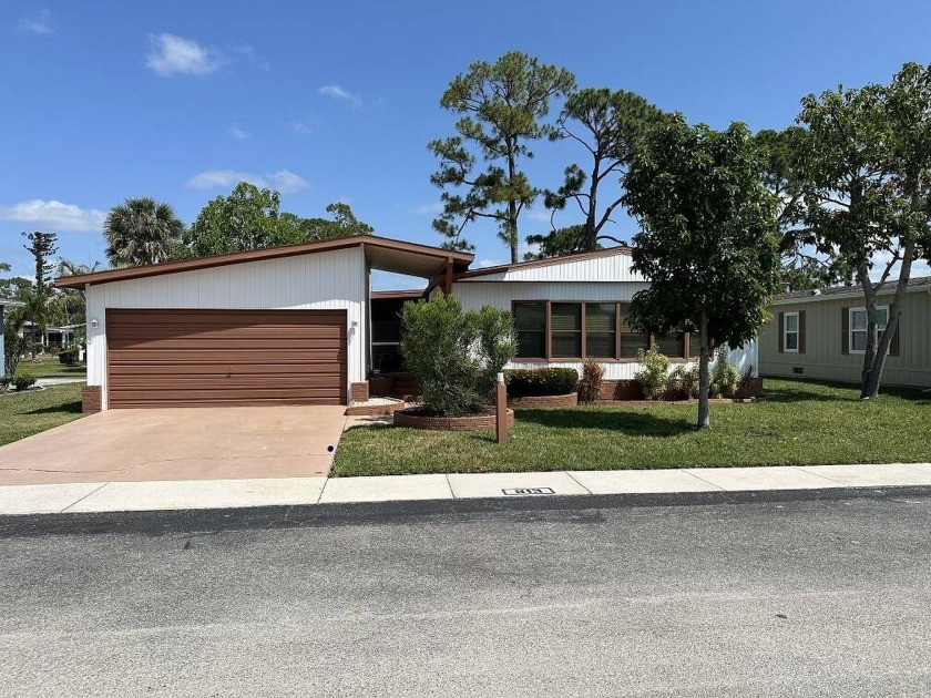 Enjoy resort-style living in this well-maintained 2-bedroom - Beach Home for sale in North Fort Myers, Florida on Beachhouse.com