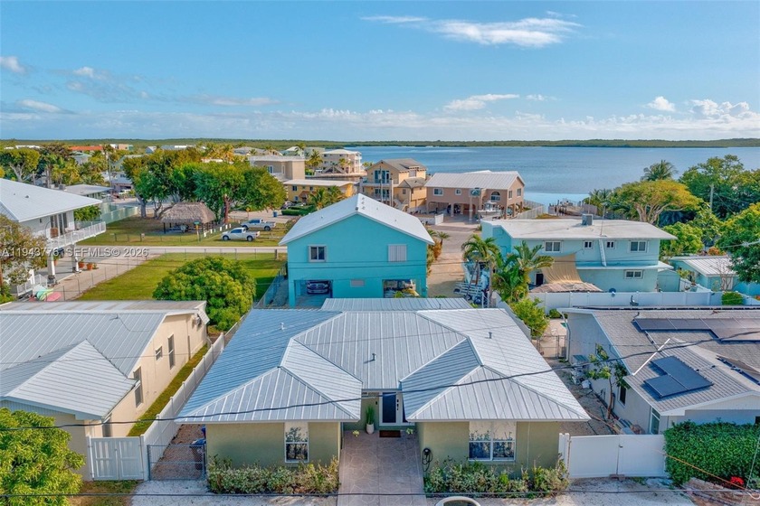 * CBS 4/2 CONCRETE HOME WITH A BRAND NEW METAL ROOF! * - Beach Home for sale in Key Largo, Florida on Beachhouse.com