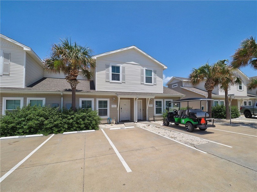 Cute, coastal 3 bedroom townhome that is PRICED BELOW RECENT - Beach Townhome/Townhouse for sale in Corpus Christi, Texas on Beachhouse.com
