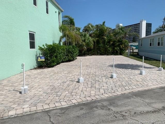 Enjoy the island life; it is an excellent lot with a tropical - Beach Lot for sale in Jensen Beach, Florida on Beachhouse.com