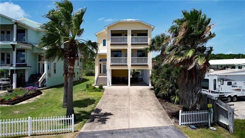 Own your piece of paradise in lovely Ingleside on the Bay. Great - Beach Home for sale in Ingleside, Texas on Beachhouse.com