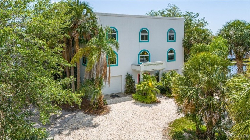 Riverfront locations like this one don't come along often, much - Beach Home for sale in Crystal River, Florida on Beachhouse.com