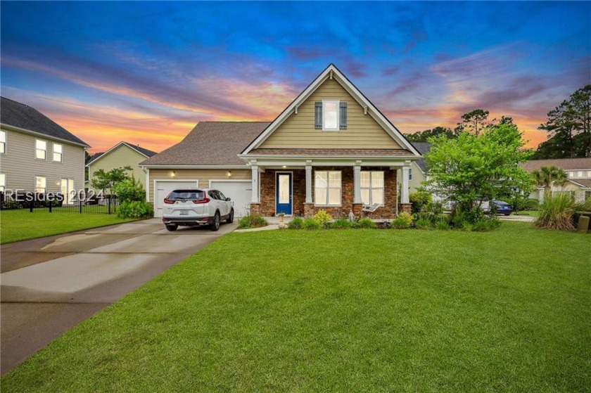 Discover the charm of Island West w/ this inviting 4BR 3 BA home - Beach Home for sale in Bluffton, South Carolina on Beachhouse.com