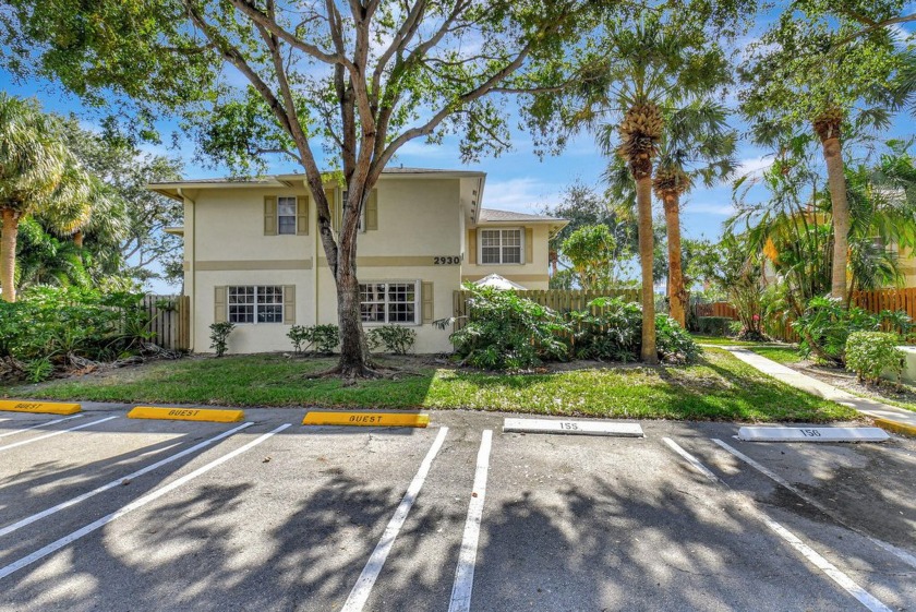 This bright Townhome was just given a full refresh. No popcorn - Beach Townhome/Townhouse for sale in Delray Beach, Florida on Beachhouse.com