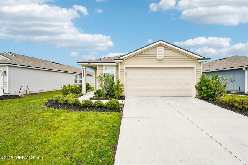 Welcome to your ''like-new'' sanctuary wrapped in 1622 square - Beach Home for sale in Green Cove Springs, Florida on Beachhouse.com