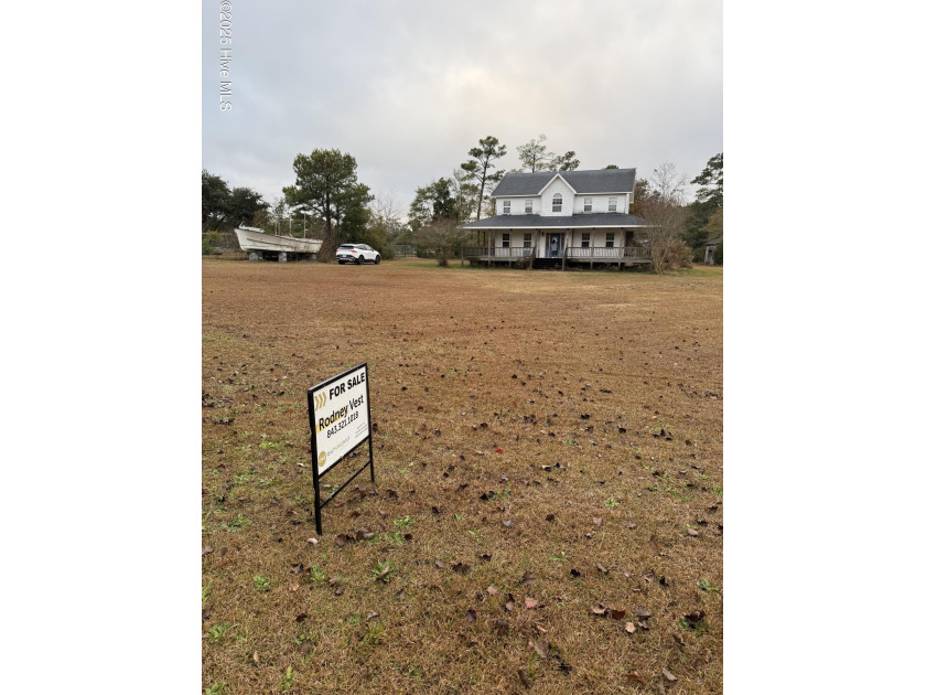 INVESTMENT, INVESTMENT, INVESTMENT OPPORTUNITY! The home is - Beach Home for sale in Sneads Ferry, North Carolina on Beachhouse.com