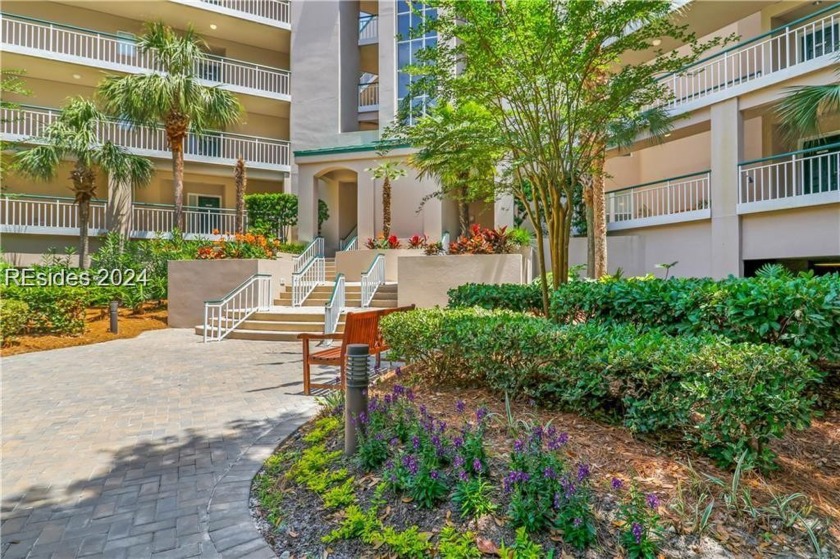 Priced to sell! Sought-after 1 BR | 2 BA Windsor Place II unit - Beach Home for sale in Hilton Head Island, South Carolina on Beachhouse.com