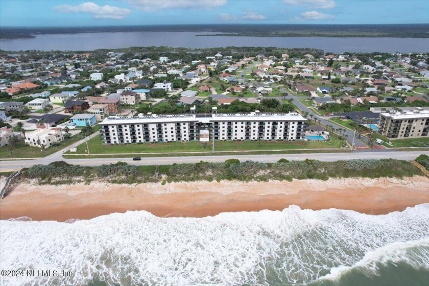 UPDATED CONDO! MOTIVATED SELLER! Step out your back patio and - Beach Condo for sale in Ormond Beach, Florida on Beachhouse.com