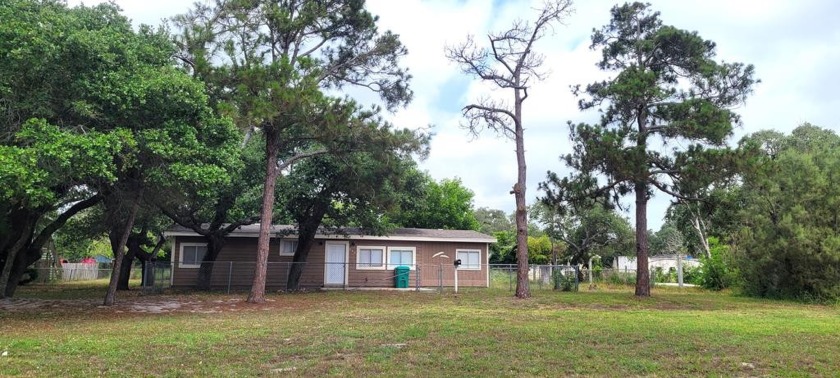 This Charming 3 bedroom 2 bath home with a bonus room has been - Beach Home for sale in Aransas Pass, Texas on Beachhouse.com