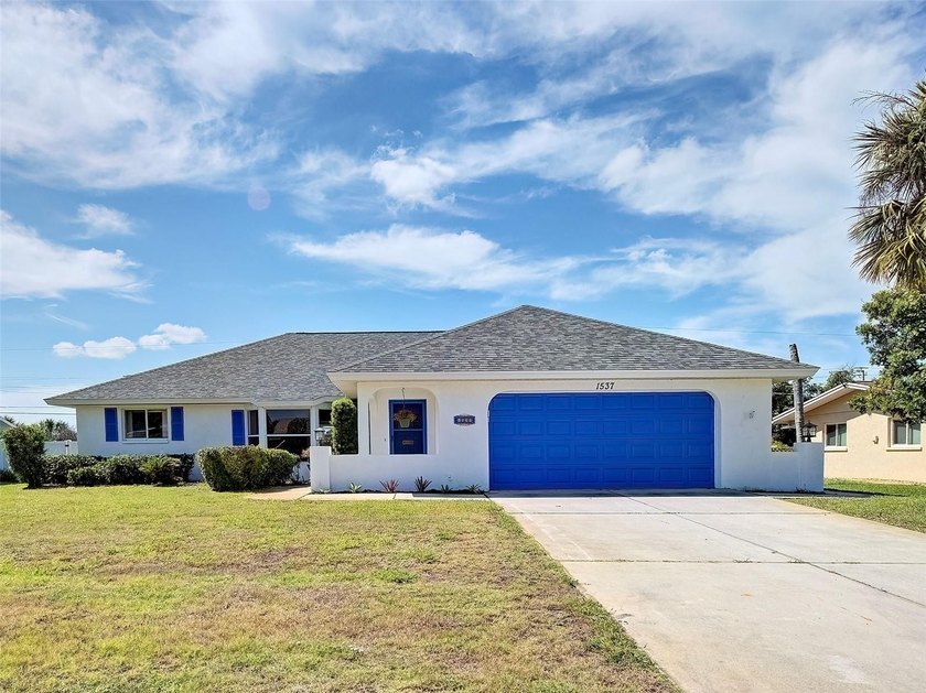Under contract-accepting backup offers. Welcome to the ultimate - Beach Home for sale in Englewood, Florida on Beachhouse.com