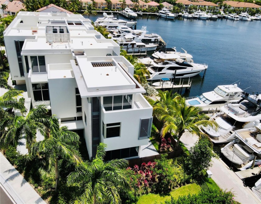 Back in the Market this Beautiful New Construction Waterfront - Beach Townhome/Townhouse for sale in Aventura, Florida on Beachhouse.com