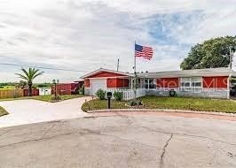 Under contract-accepting backup offers. Nestled on a quiet - Beach Home for sale in Holiday, Florida on Beachhouse.com