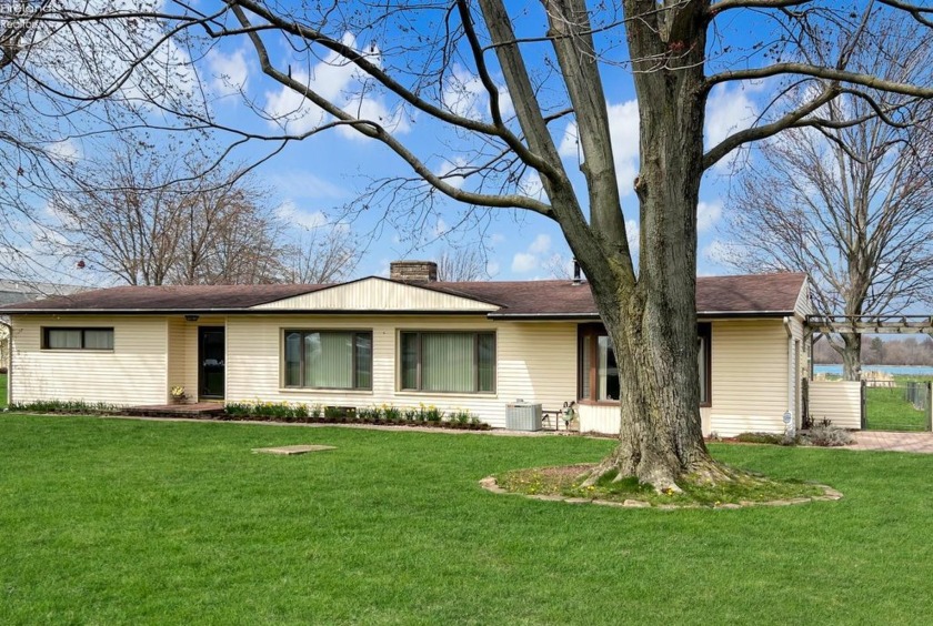 Wonderful 2 bedroom, 2 bath home on over 2.5 acres. Located - Beach Home for sale in Port Clinton, Ohio on Beachhouse.com