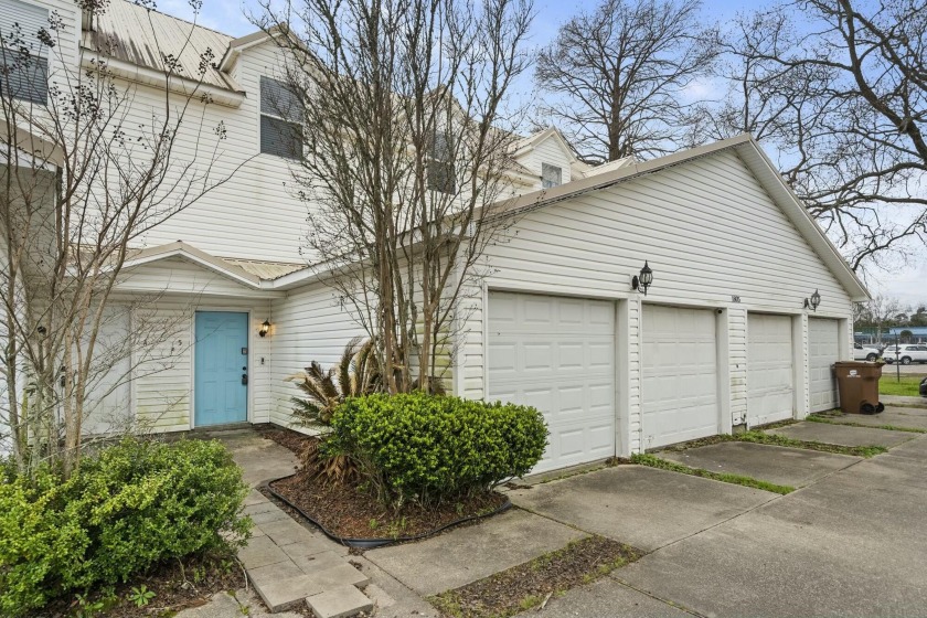 Charming 3-Bedroom Townhouse Near the Beach & Keesler AFB - - Beach Townhome/Townhouse for sale in Biloxi, Mississippi on Beachhouse.com