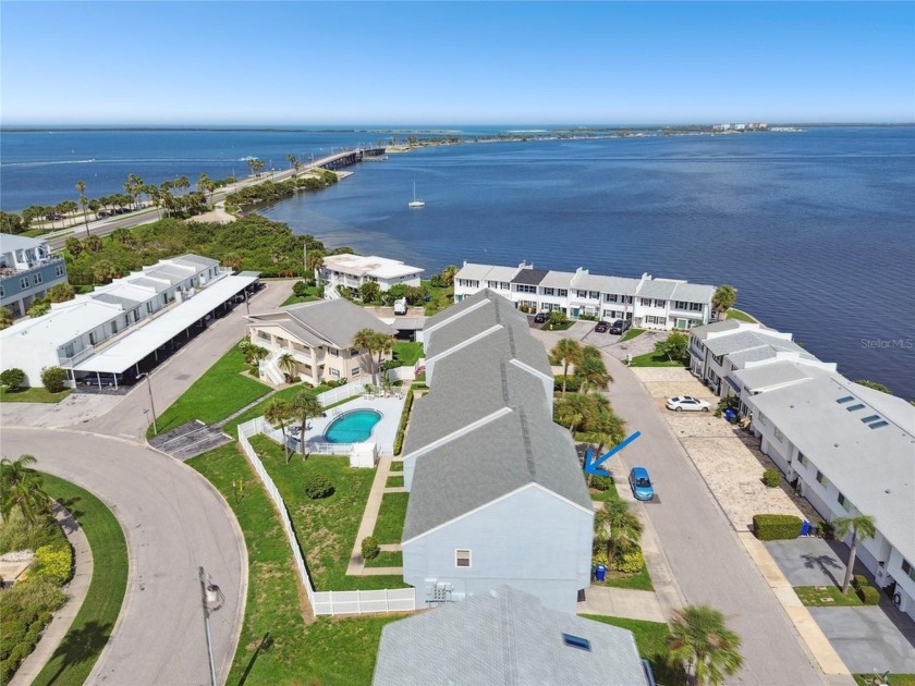 THE BEST OF FLORIDA LIVING! Welcome to this beautifully updated - Beach Townhome/Townhouse for sale in Dunedin, Florida on Beachhouse.com