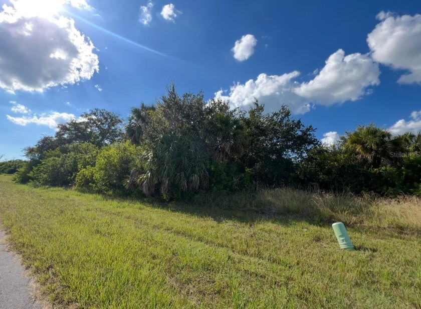 Build your dream home in beautiful Rotonda Heights! This - Beach Lot for sale in Rotonda West, Florida on Beachhouse.com