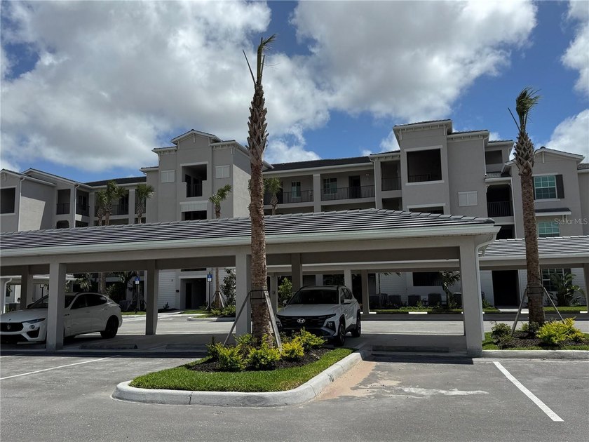 Stunning pond views and effortless Florida living await in this - Beach Condo for sale in Bradenton, Florida on Beachhouse.com