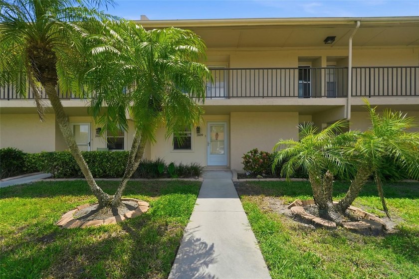 You're five miles from one of the best beaches in America. You - Beach Condo for sale in Sarasota, Florida on Beachhouse.com