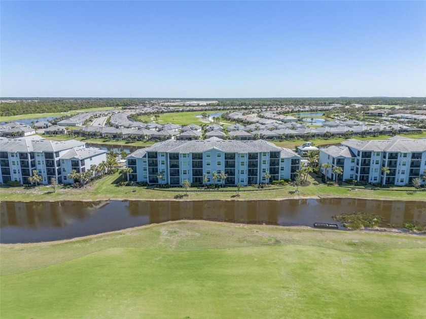 TURNKEY LUXURY CONDO WITH GOLF MEMBERSHIP - BREATHTAKING SUNSET - Beach Condo for sale in Punta Gorda, Florida on Beachhouse.com