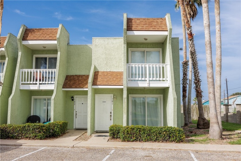 Welcome to Whiteley Cove Townhomes! This is the fully furnished - Beach Townhome/Townhouse for sale in Corpus Christi, Texas on Beachhouse.com