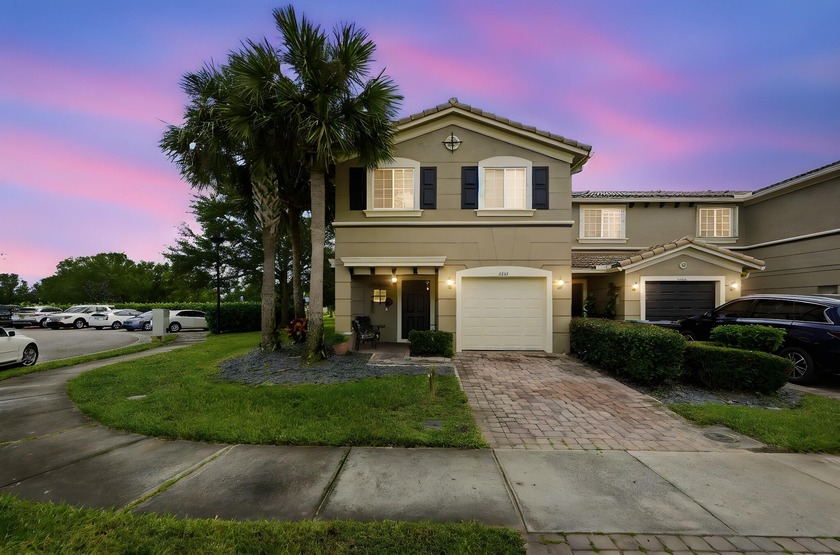 Beautifully maintained end-unit townhome in Newport Isles with a - Beach Townhome/Townhouse for sale in Port Saint Lucie, Florida on Beachhouse.com