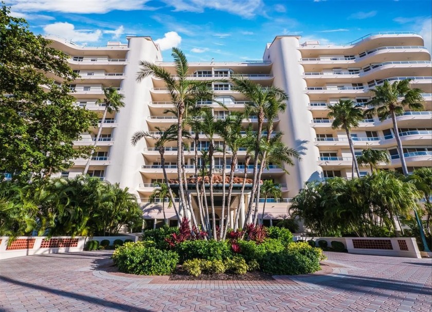 An inspiring, breathtaking panorama of the Harbourside golf - Beach Condo for sale in Longboat Key, Florida on Beachhouse.com