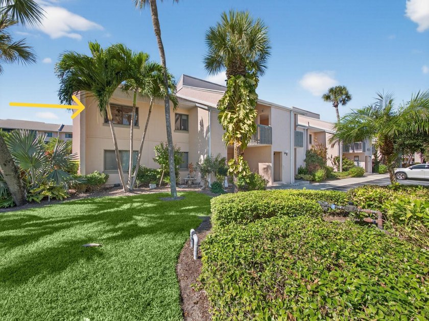 Don't miss this beautiful 3BR/2BA end unit condo, with tranquil - Beach Condo for sale in Fort Pierce, Florida on Beachhouse.com