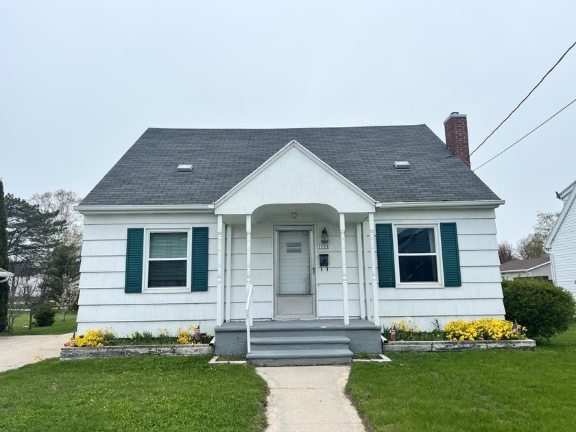 LOCATION! LOCATION! LOCATION! Enjoy Lake Michigan views from - Beach Home for sale in Algoma, Wisconsin on Beachhouse.com