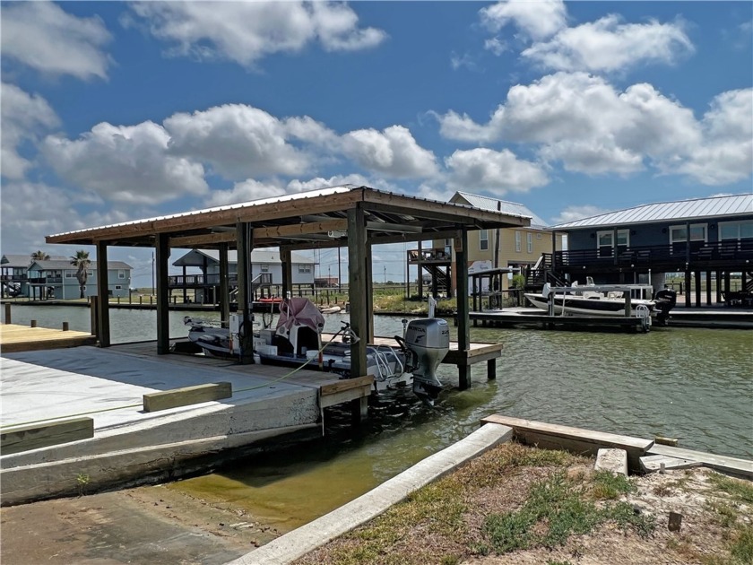 Imagine owning a picturesque waterfront front lot in Holiday - Beach Lot for sale in Rockport, Texas on Beachhouse.com