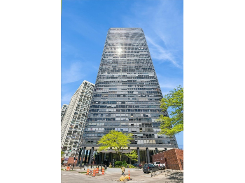 Rarely available high-floor 1 bed/1 bath condo in sought-after - Beach Condo for sale in Chicago, Illinois on Beachhouse.com