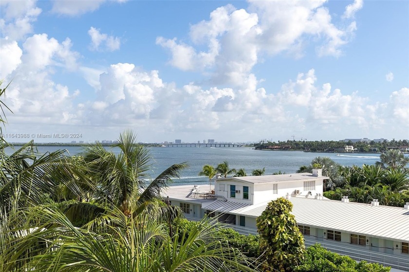 You'll love this quiet, nicely remodeled 2 bed/2 bath condo in - Beach Condo for sale in Miami Beach, Florida on Beachhouse.com