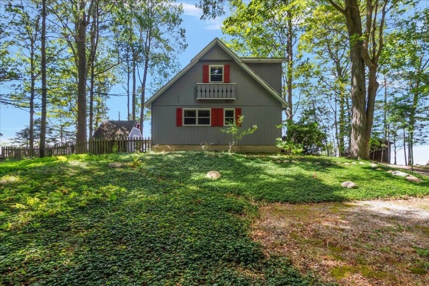 Your slice of Lake Michigan awaits at 997 Lake Lane in the - Beach Home for sale in South Haven, Michigan on Beachhouse.com