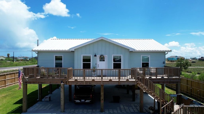 This stunning home is sure to delight with all of it's updated - Beach Home for sale in Rockport, Texas on Beachhouse.com