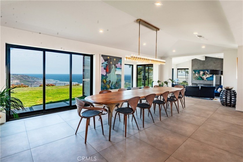 Magnificently Modern Masterstroke!  This effortlessly elegant - Beach Home for sale in Rancho Palos Verdes, California on Beachhouse.com