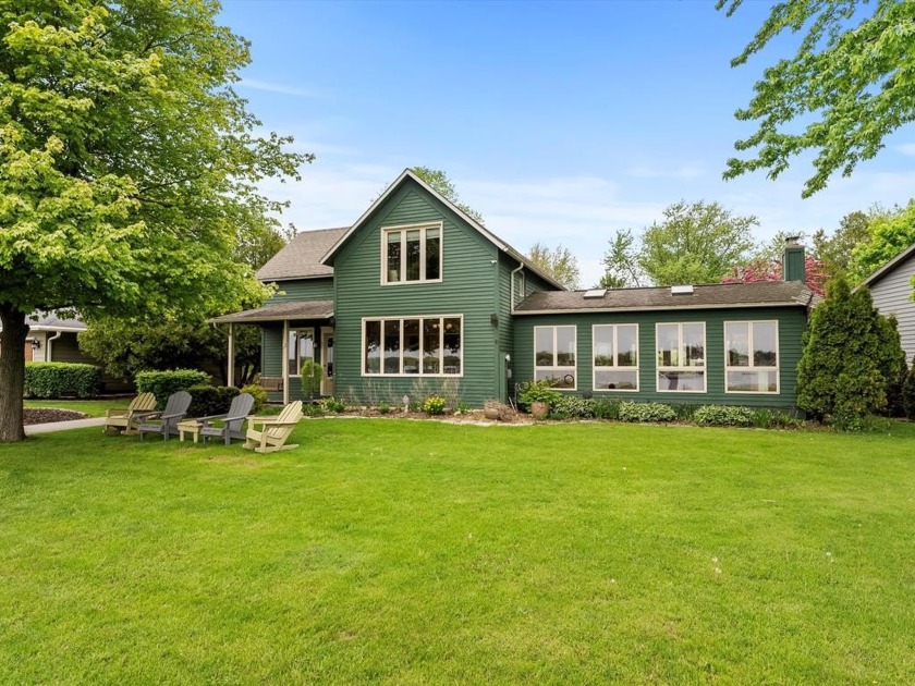 This beautifully updated waterfront home offers the perfect - Beach Home for sale in Sturgeon Bay, Wisconsin on Beachhouse.com