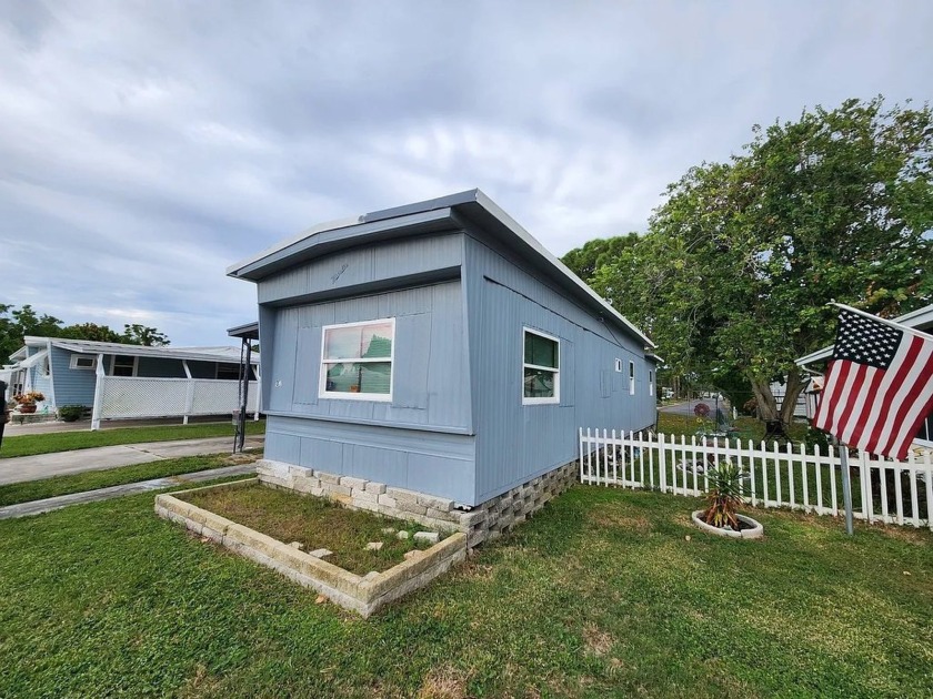 This Home is Located in a 5 Star 55+ Community &quot;Sunshine - Beach Home for sale in St. Petersburg, Florida on Beachhouse.com