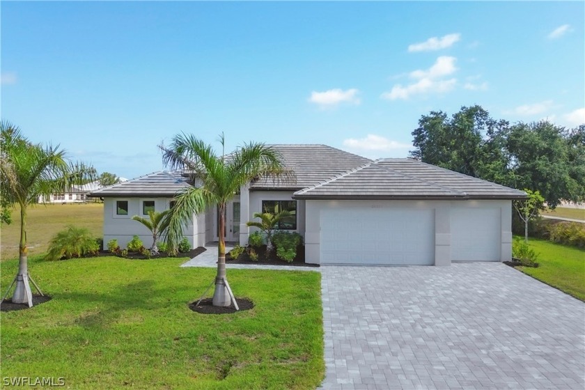 Pool home on an oversize X zone corner lot. 2,112 sq. ft of - Beach Home for sale in Punta Gorda, Florida on Beachhouse.com