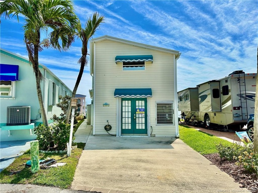 REDUCED BY $75,000!!!  WATER, WATER EVERYWHERE!  A RARE FIND--53 - Beach Home for sale in Jensen Beach, Florida on Beachhouse.com