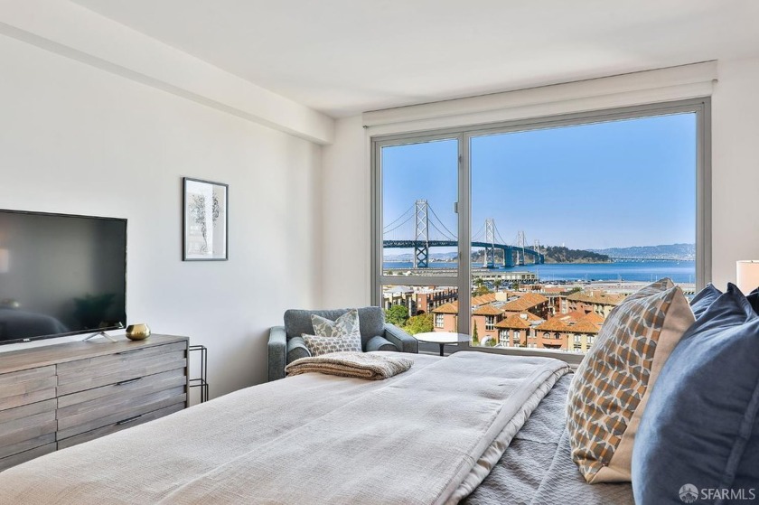 Stunning Unobstructed Panoramic Views of the Water & Bridge - Beach Condo for sale in San Francisco, California on Beachhouse.com