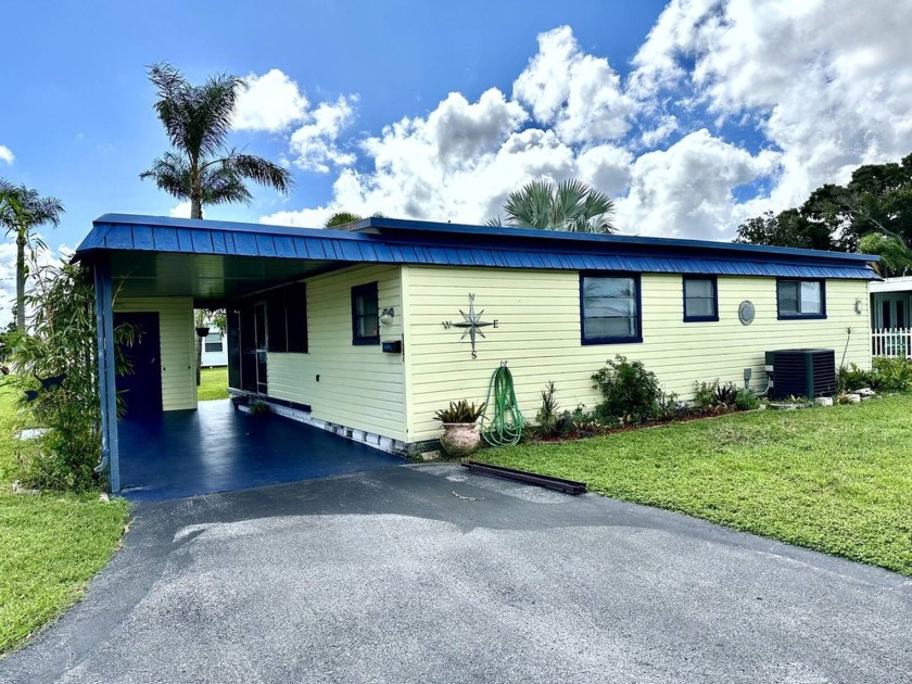 MUST SEE - TURN KEY - MOVE RIGHT IN just bring your clothes - Beach Home for sale in Largo, Florida on Beachhouse.com