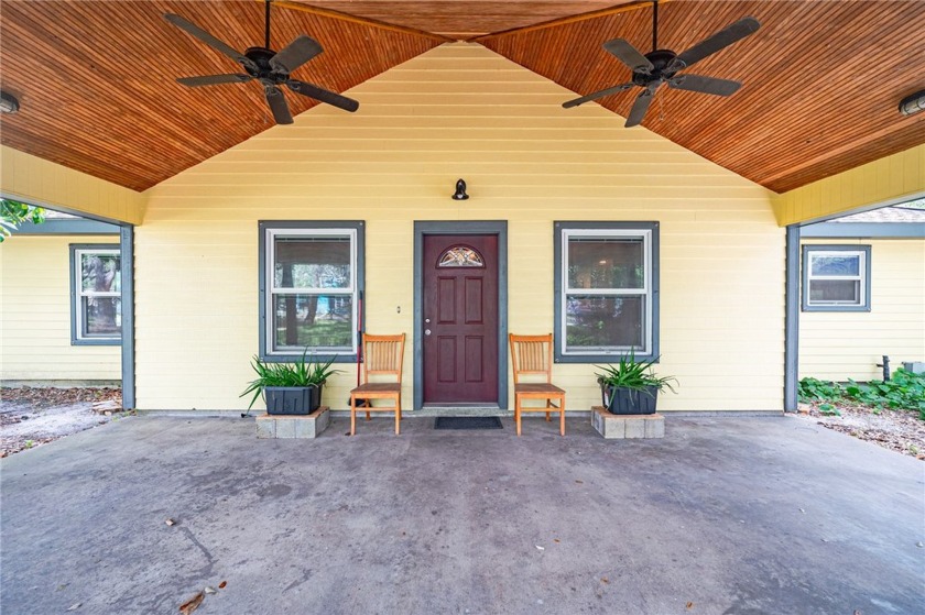 Nestled under a canopy of live oaks  4 blocks from Fulton harbor - Beach Home for sale in Fulton, Texas on Beachhouse.com