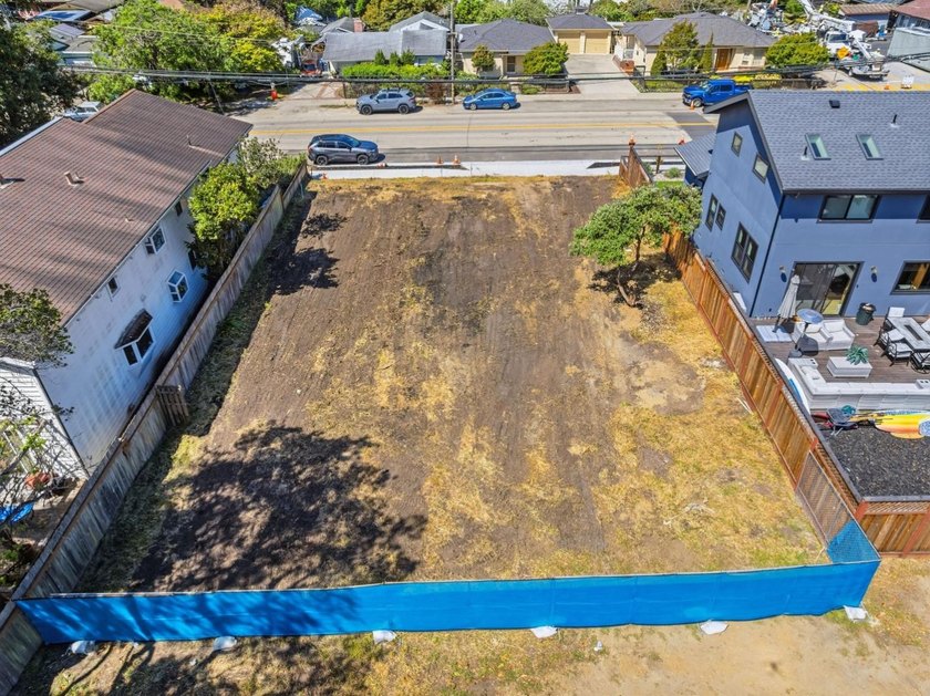 Located just a few blocks from downtown Soquel, this zoned - Beach Lot for sale in Soquel, California on Beachhouse.com