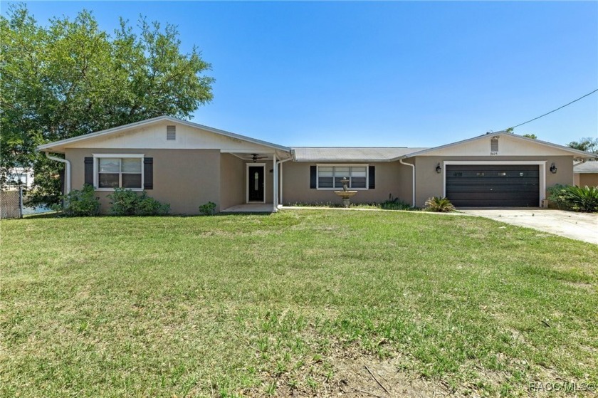 A charming 3-bedroom, 2-bath home with breathtaking views - Beach Home for sale in Crystal River, Florida on Beachhouse.com