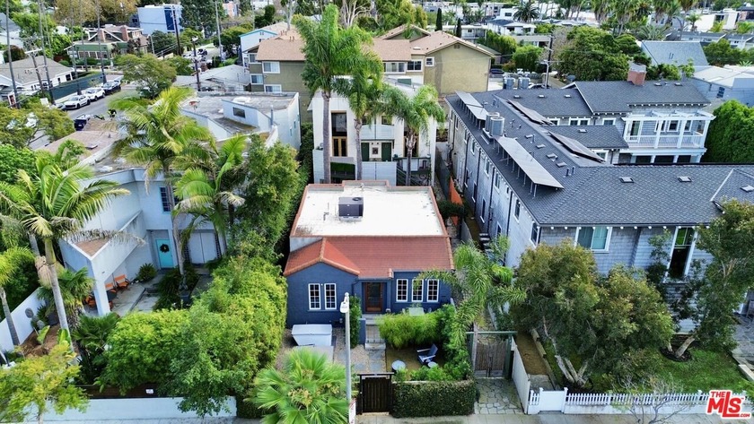 Duplex Built in 1990 & Front House Built in 1928 - Distinctive - Beach Home for sale in Venice, California on Beachhouse.com