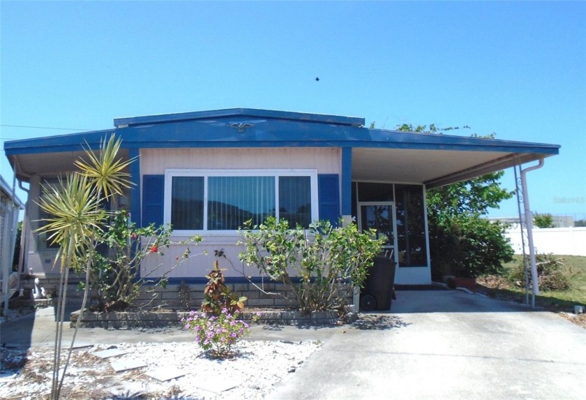 This home received damage from hurricane Milton. It is available - Beach Home for sale in St. Petersburg, Florida on Beachhouse.com