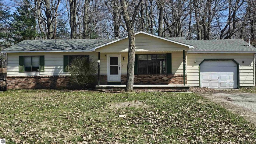 Opportunity is knocking - answer today! Hurry and snap up this - Beach Home for sale in Oscoda, Michigan on Beachhouse.com