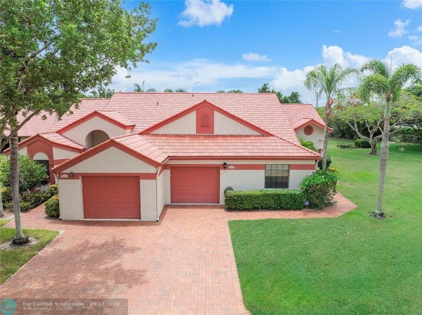 Welcome to this Spacious 2 Bed+Den, 2 Bath Villa with 1 Car - Beach Condo for sale in Delray Beach, Florida on Beachhouse.com