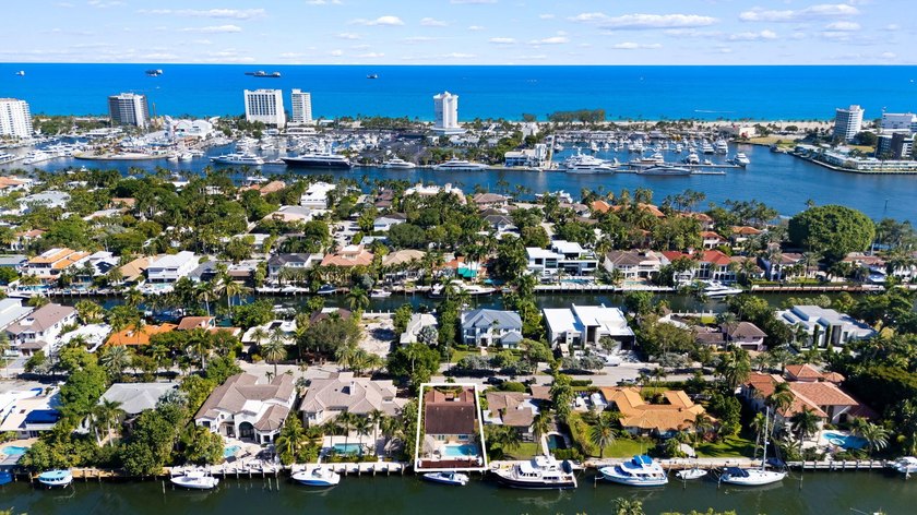 Deepwater. Las Olas. Waterfront. Pool. No Fixed Bridges - Beach Home for sale in Fort Lauderdale, Florida on Beachhouse.com
