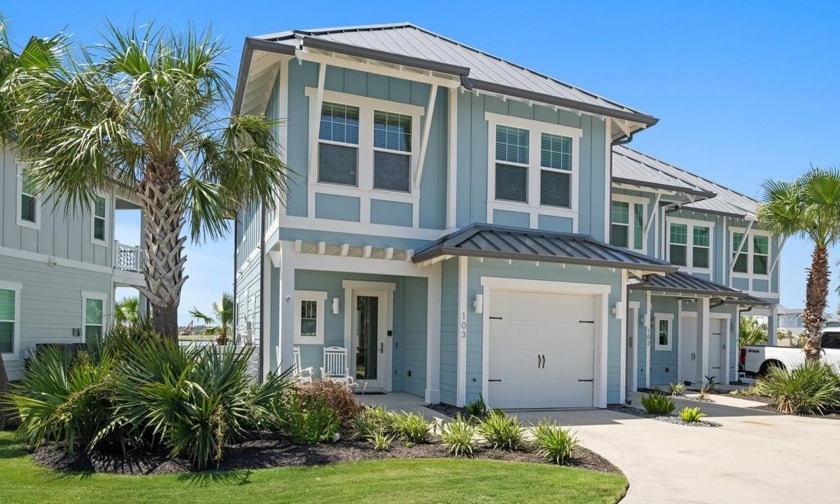 Welcome to Villa 103, a four bedroom waterfront villa in the - Beach Condo for sale in Rockport, Texas on Beachhouse.com