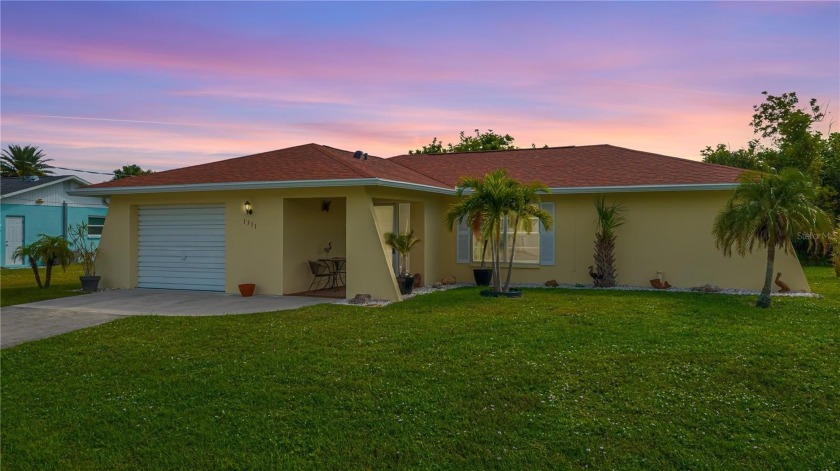Location, Location, LOCATION! Brimming with coastal charm, this - Beach Home for sale in Englewood, Florida on Beachhouse.com